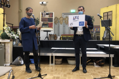 Frau Küstner hält die Laudatio für den 2. Platz